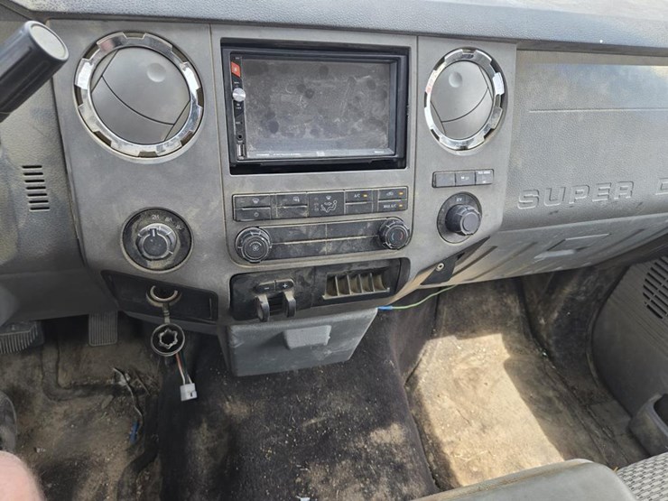 2011-ford-f350-image-22
