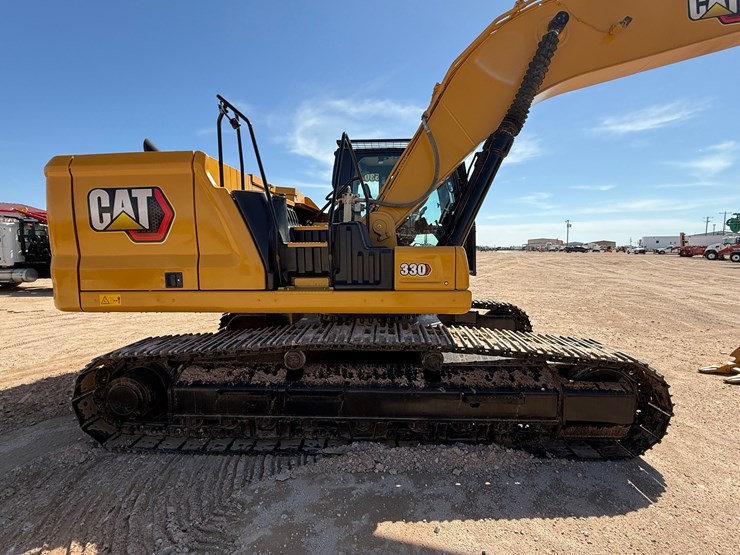 2023-caterpillar-330-image-9