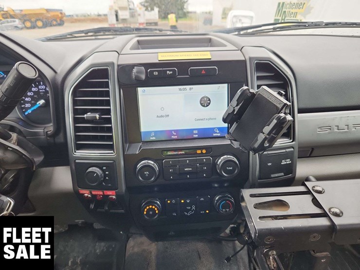2021-ford-f550-image-25