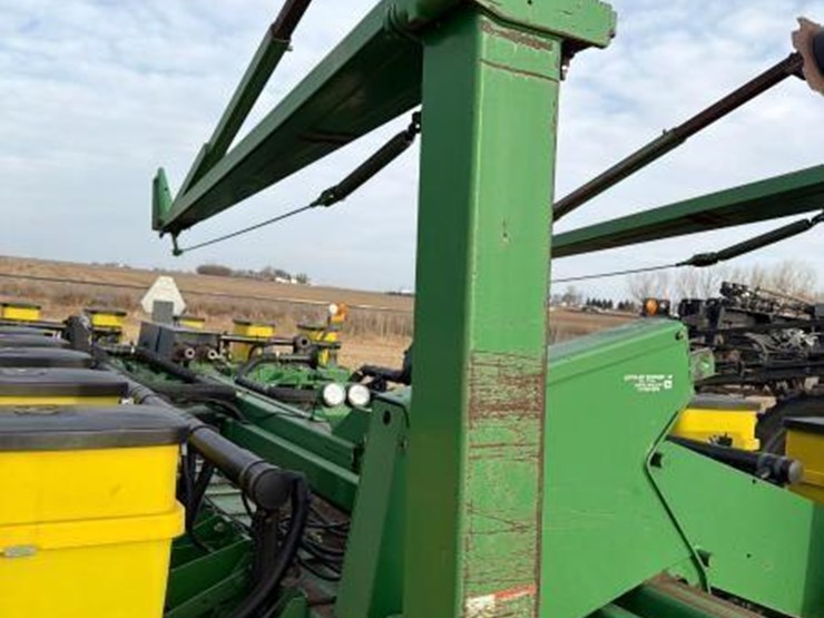 1994-john-deere-7200-image-29