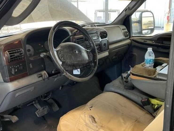 2004-ford-f350-image-23