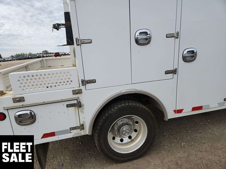 2018-ram-5500-slt-image-31