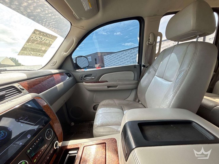 2007-chevrolet-tahoe-image-16