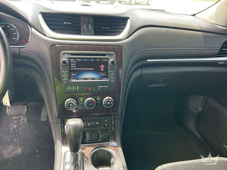 2017-chevrolet-traverse-image-15