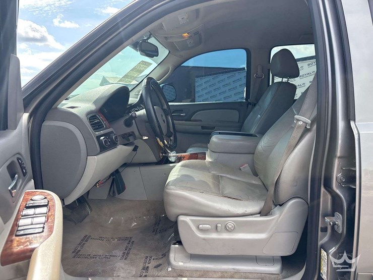 2007-chevrolet-tahoe-image-12