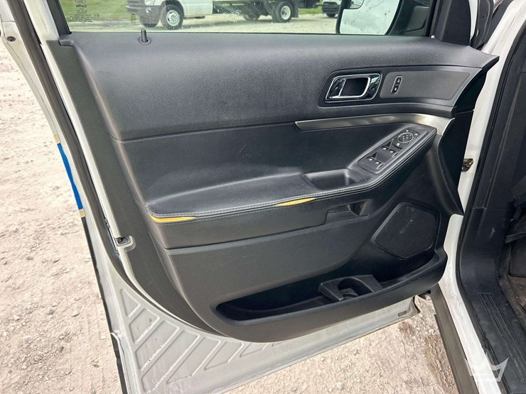 2018-ford-explorer-image-11