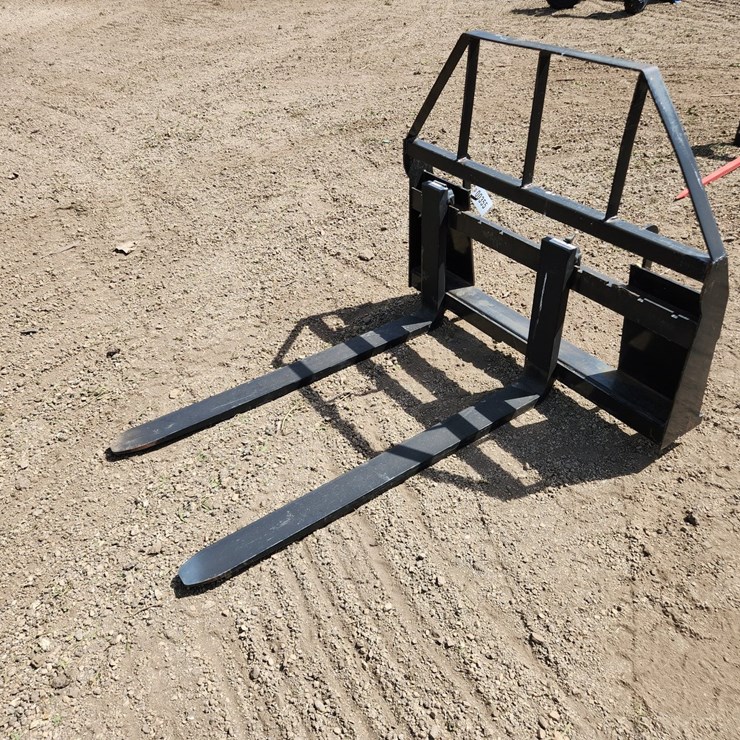 #355 • Skidsteer pallet forks