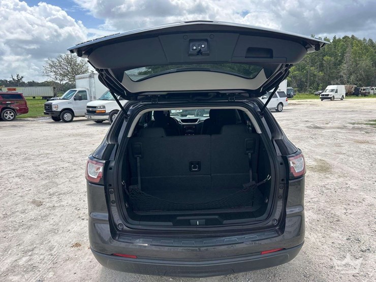 2017-chevrolet-traverse-image-21