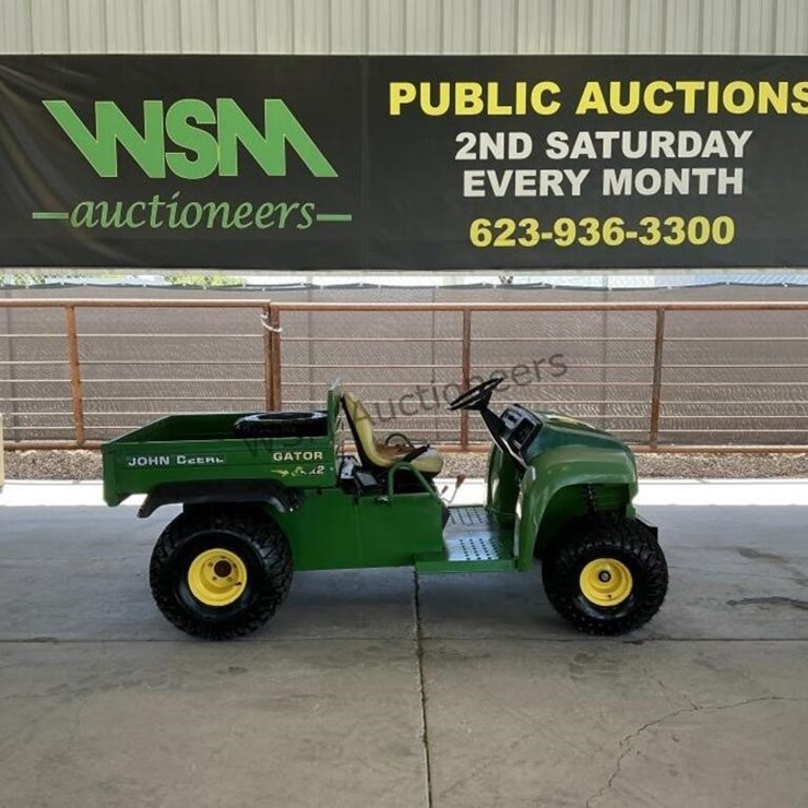 JOHN DEERE GATOR