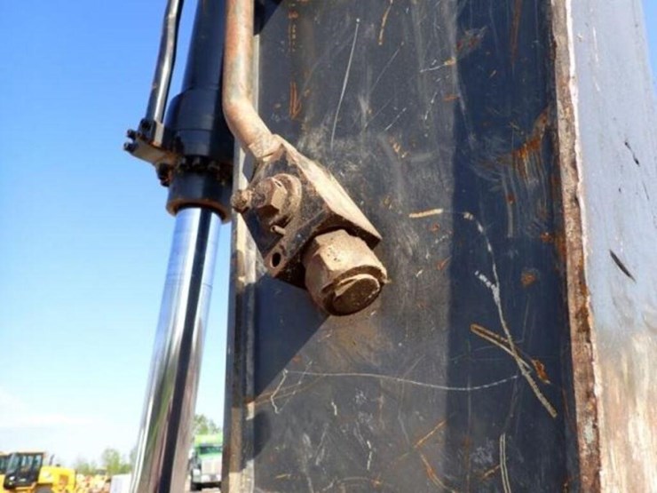 2009-deere-270d-lc-image-27