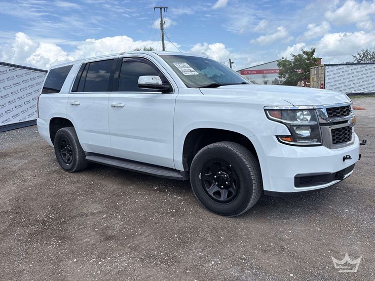 2019-chevrolet-tahoe-image-2