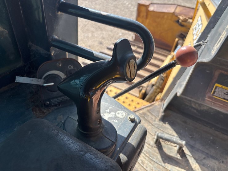 deere-750j-image-13