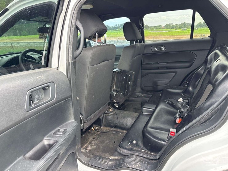 2017-ford-explorer-image-6