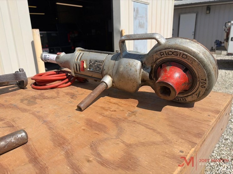ridgid-700-a-electric-pipe-threader-with-tooling-and-dies-image-6