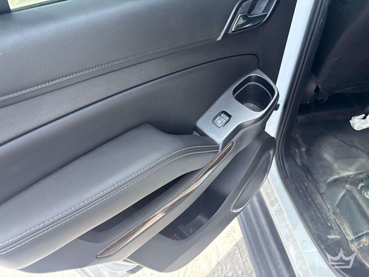 2016-chevrolet-tahoe-image-14