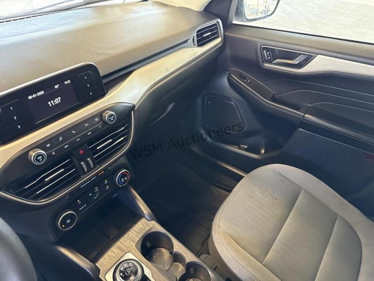 2021-ford-escape-image-19
