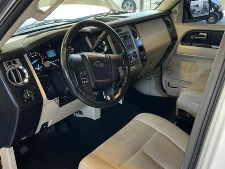 2015-ford-expedition-image-22