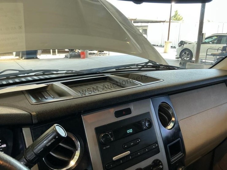 2015-ford-expedition-image-18
