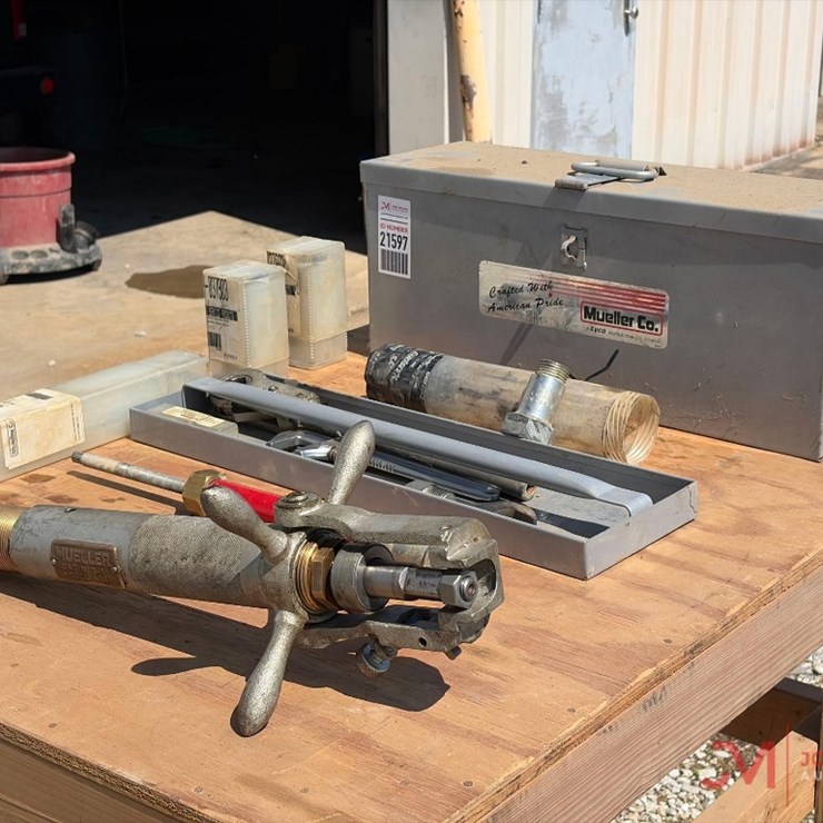MUELLER D-5 DRILLING MACHINE