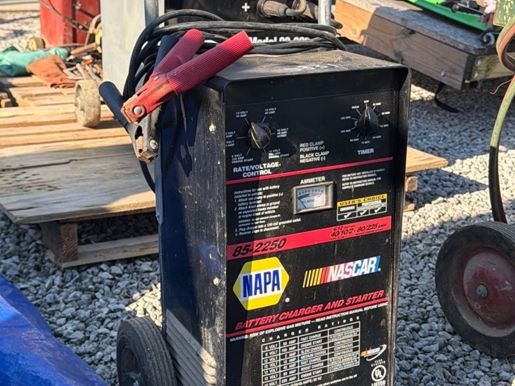 napa-battery-charger-and-starter-image-1