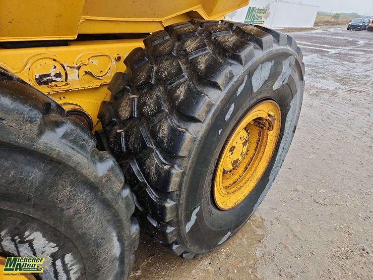 2014-deere-300d-image-13