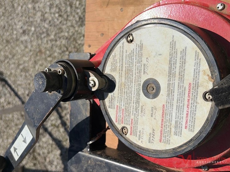 miller-series-m52-self-retracting-man-hole-safety-system-image-3