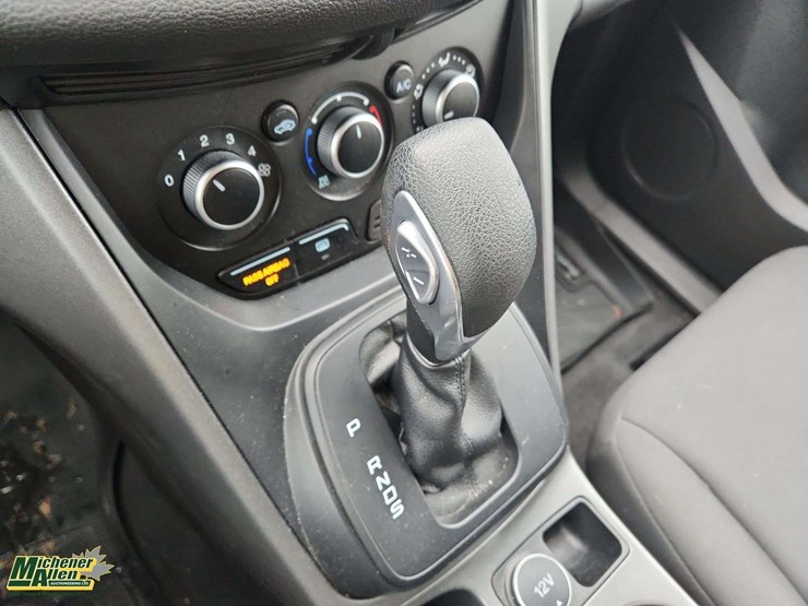 2016-ford-escape-image-29