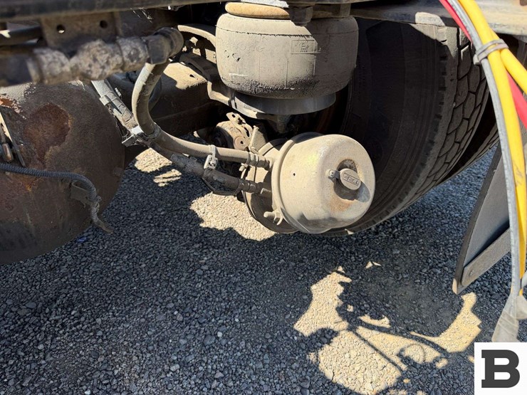 2015-kenworth-t880-image-31