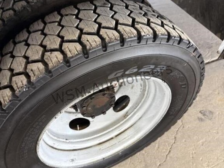 2012-ford-f550-image-9