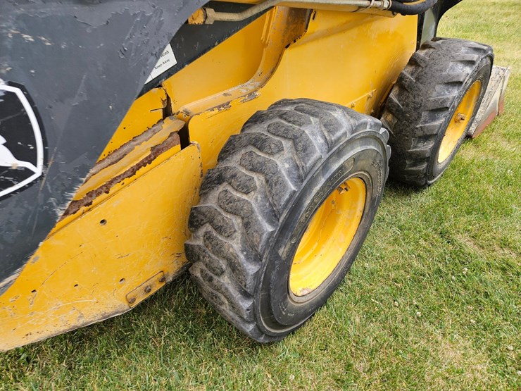 deere-326d-image-25