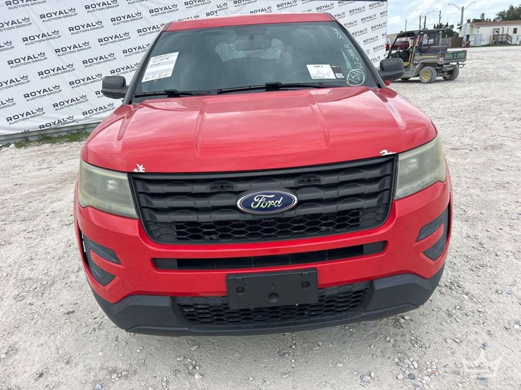 2016-ford-explorer-image-28
