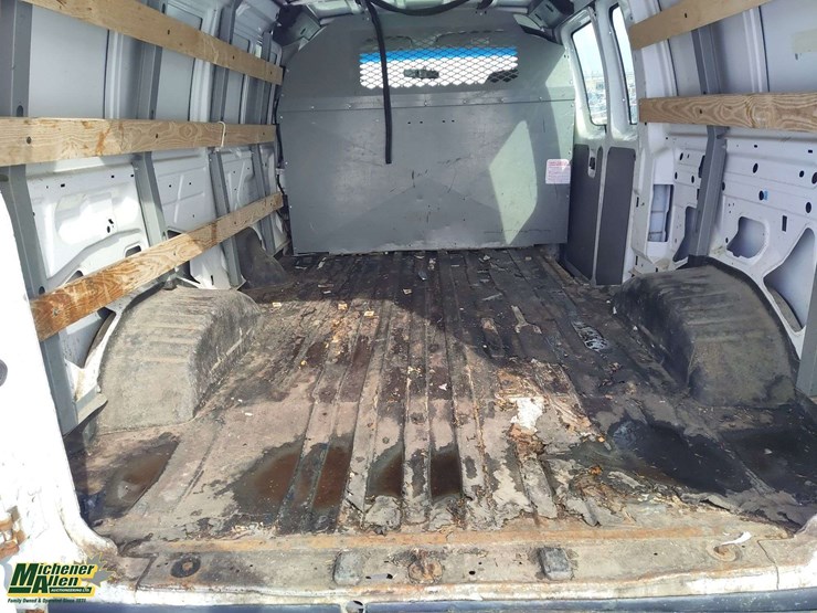 non-operable-2006-ford-e-250-cargo-van-image-26