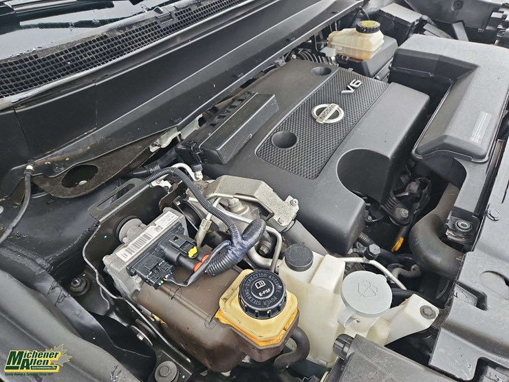 2015-nissan-pathfinder-image-30