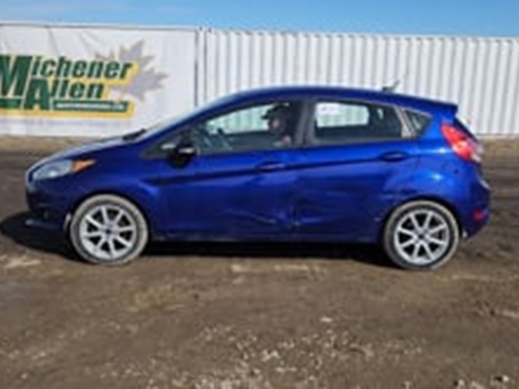 2014-ford-fiesta-se-image-5