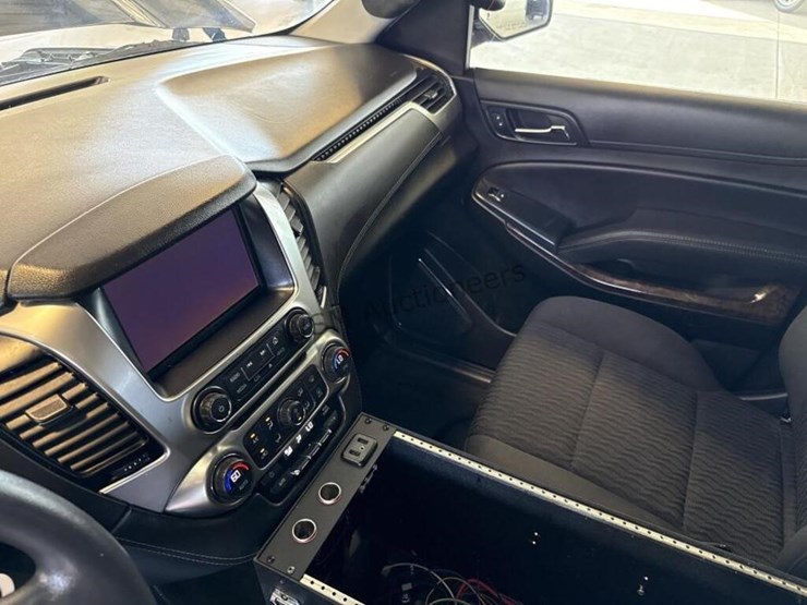 2019-chevrolet-tahoe-image-23
