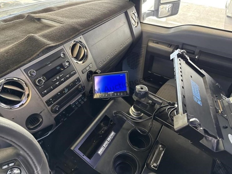 2012-ford-f550-image-19