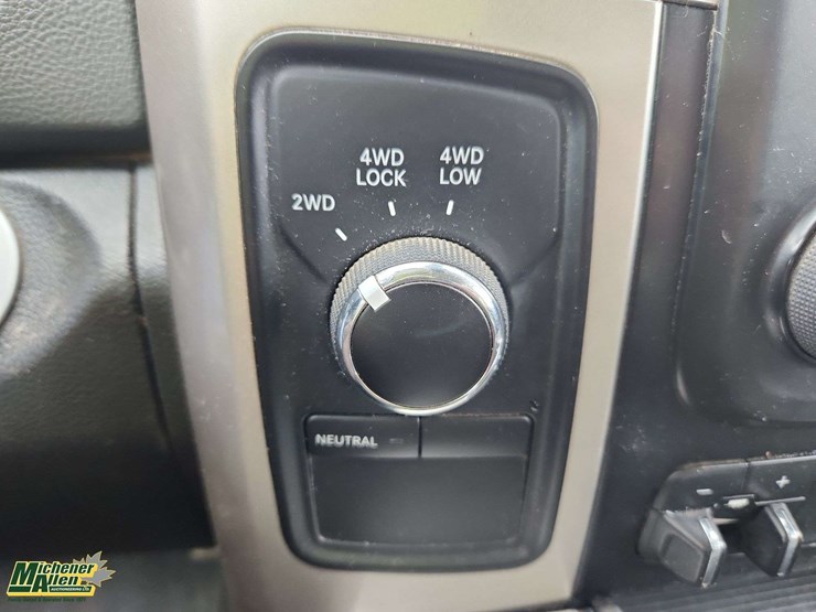 2017-dodge-3500-image-16