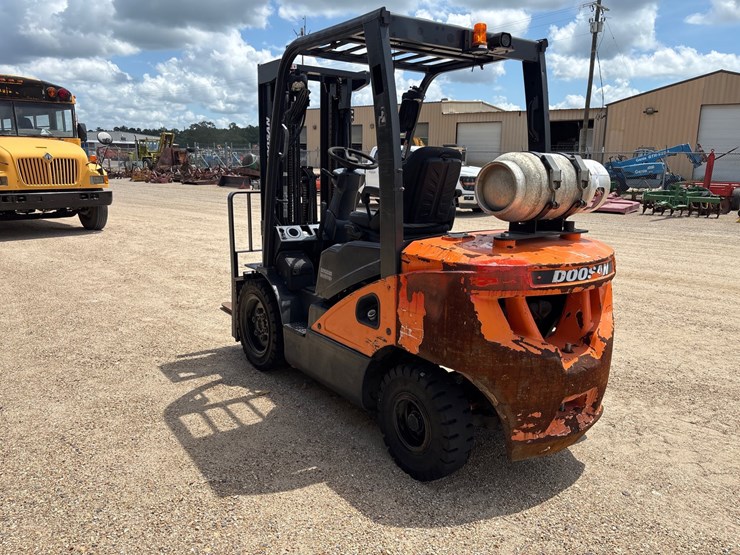 #35619-•-2022-doosan-g30n-7-forklift-image-4
