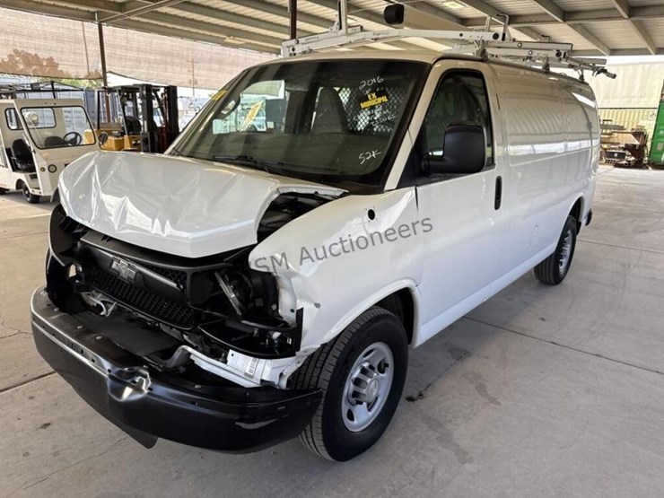 2016-chevrolet-express-2500-image-4