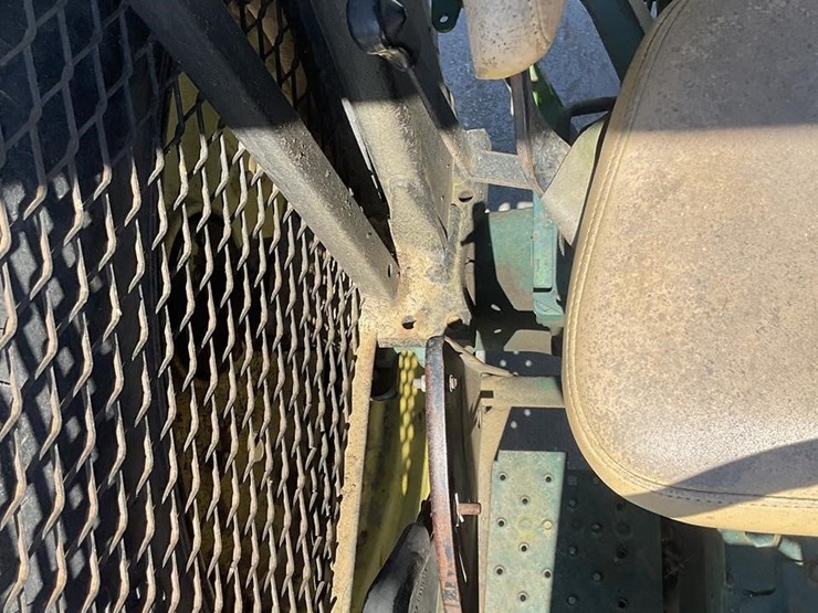 1977-john-deere-2440-image-12