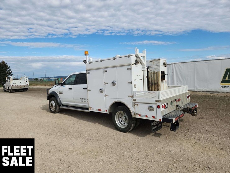 2018-ram-5500-slt-image-3