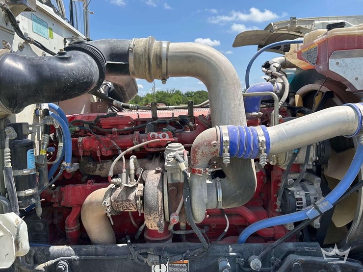 2016-peterbilt-389-image-12