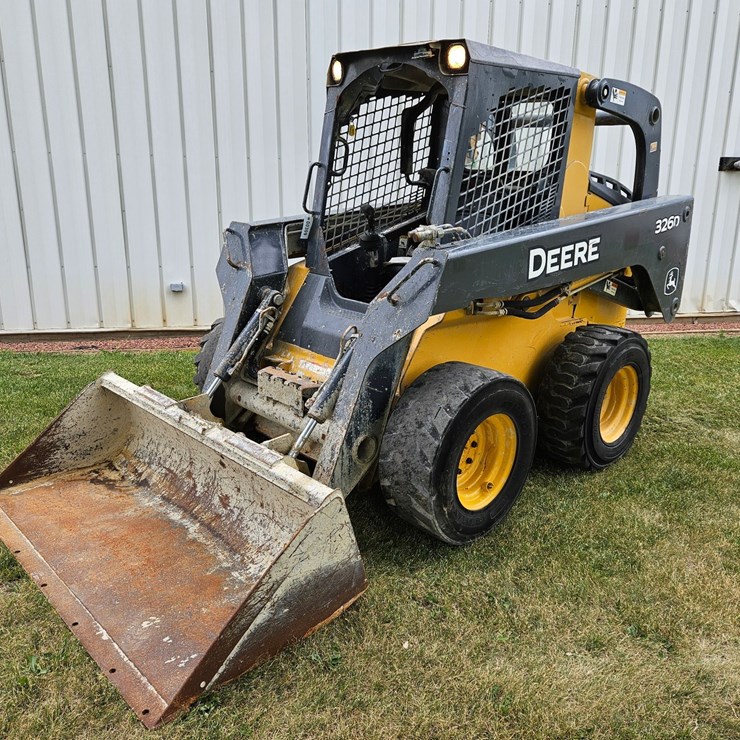 DEERE 326D