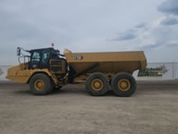 2022-caterpillar-730-image-5