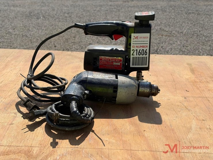 craftsman-electric-scroll-saw-and-black-&-decker-electric-drill-image-2