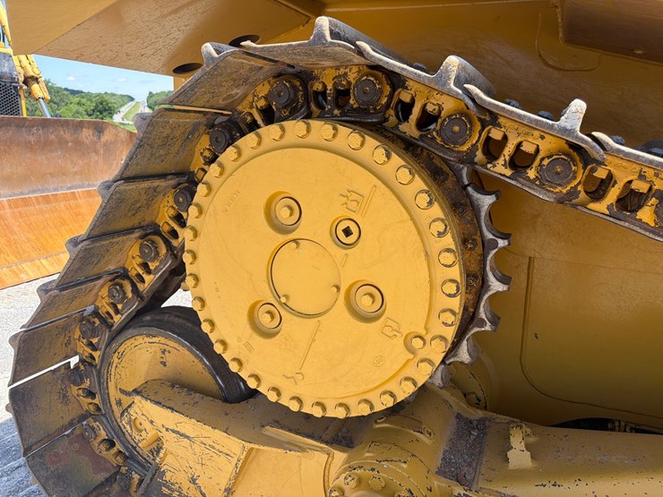 caterpillar-d6t-xl-image-13