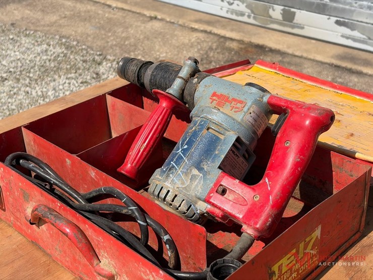 hilti-electric-hammer-drill-with-case-image-3