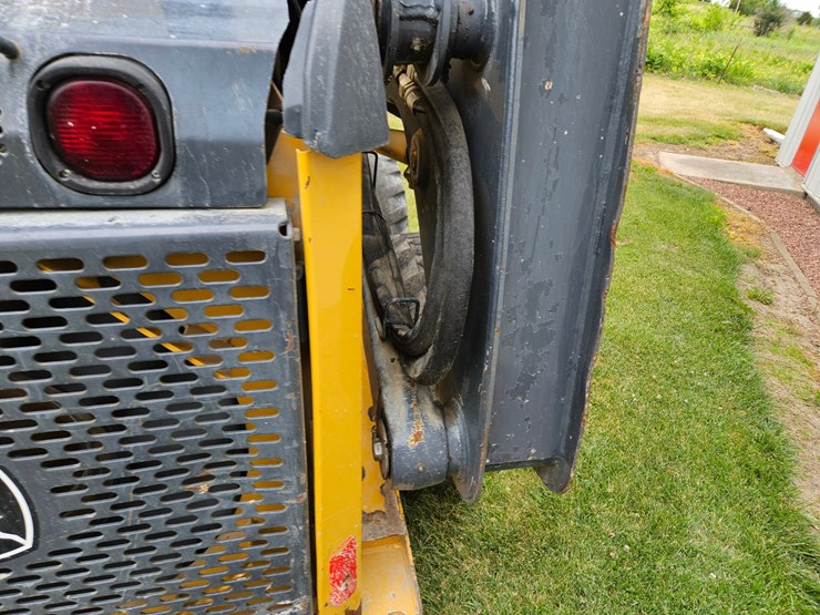 deere-326d-image-22