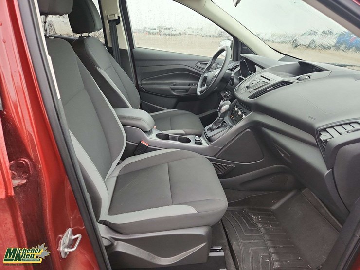 2016-ford-escape-image-15