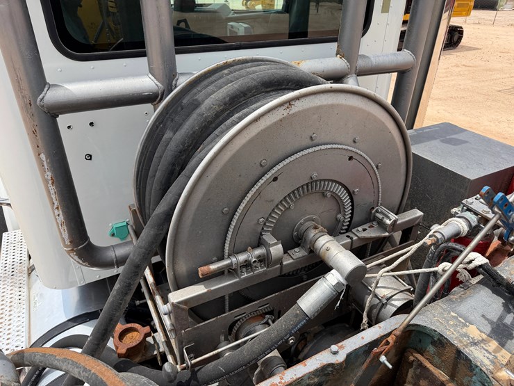 2019-international-hx620-image-5